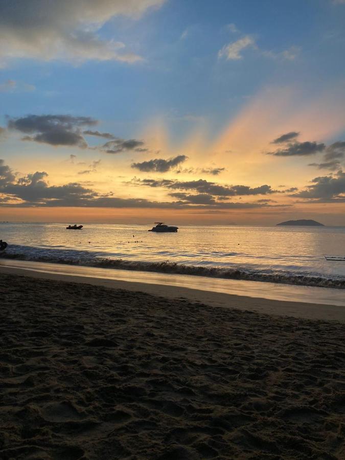 Suite Pe Na Areia- Espaco Independente Na Praia Do Curral Com Localizacao Privilegiada - Simplicidade E Comodidade Com O Por Do Sol Mais Lindo De Ilhabela - Melhor Custo Beneficio Para Ate 4 Pessoas , Na Av Jose Pacheco Do Nascimento Nº 7682 Екстер'єр фото