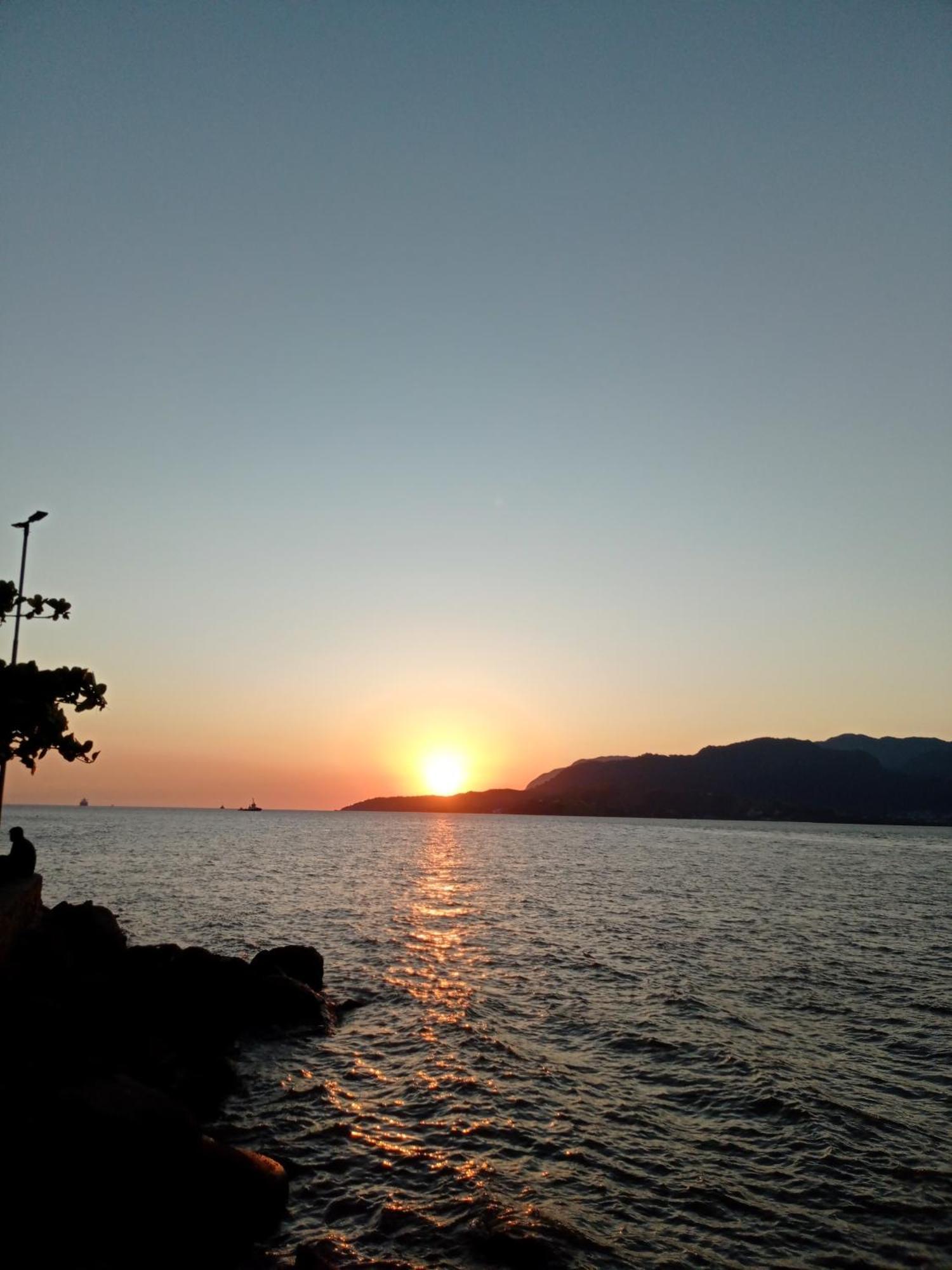 Suite Pe Na Areia- Espaco Independente Na Praia Do Curral Com Localizacao Privilegiada - Simplicidade E Comodidade Com O Por Do Sol Mais Lindo De Ilhabela - Melhor Custo Beneficio Para Ate 4 Pessoas , Na Av Jose Pacheco Do Nascimento Nº 7682 Екстер'єр фото
